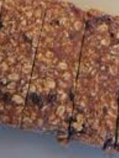 A picture of Simple granola bars.