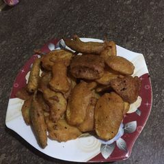 A picture of Pakoras (potato & green chilli).