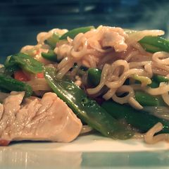A picture of Ramen vegetable stir fry.