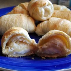 Cheesey in the middle cressant rolls A picture of Cheesey in the middle cressant rolls.