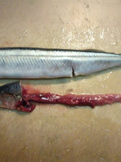 A picture of How to Clean Pacific Saury.