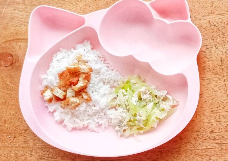 Resep Terbaik Day. 332 Tumis Ayam Labu Siam dan Tempe Goreng (16 month+) Yummy Mantul