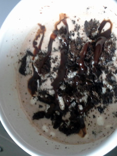 A picture of Cookies 'n' Cream hot cocoa.