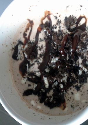 A picture of Cookies 'n' Cream hot cocoa.