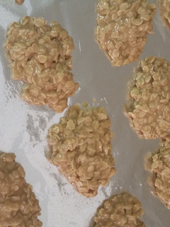 A picture of No Bake Peanut Butter Cookies.