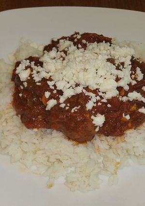 A picture of Puerco Con Chile Rojo Con Arroz.