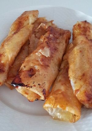 A picture of AMIEs Fried Banana Rolls.