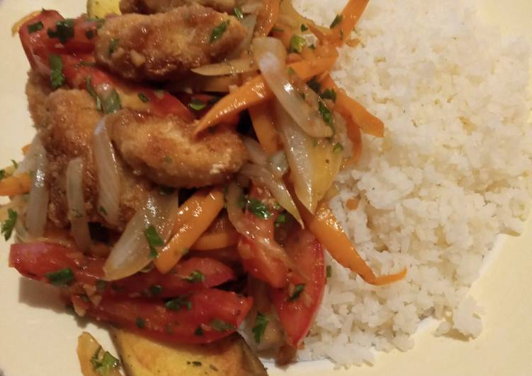 Saltado de pollo con papas especiales