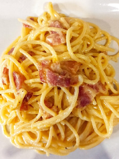 Una foto de Spaghetti carbonara (sin nata)