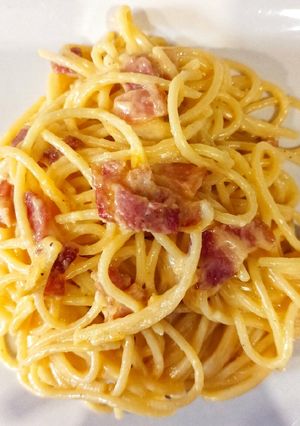 Una foto de Spaghetti carbonara (sin nata) 🍝