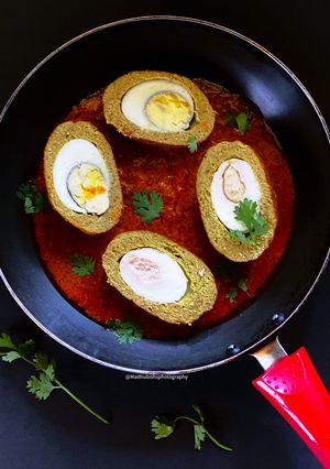 A picture of Nargisi Egg Kofta Curry.
