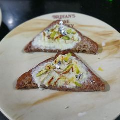 A picture of Shahi Tukda.