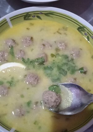 صورة لوصفة ⁦❤️ ⁩شوربة فرميسال بيضاء بالكفتة والكريمة الطازجة 😋
