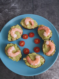 Una foto de Aguacates con langostinos
