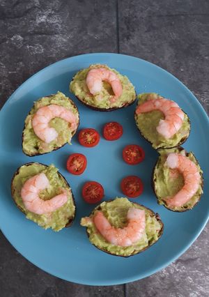 Una foto de Aguacates con langostinos