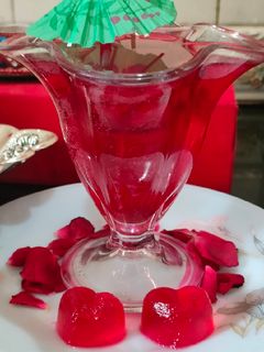 रोज़ मॉकटेल (Rose mocktail recipe in hindi) रेसिपी मुख्य फोटो