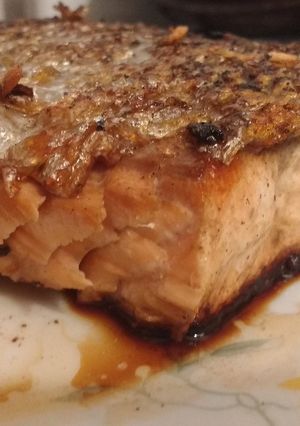 Una foto de Salmón Limonado con Verduras Salteadas