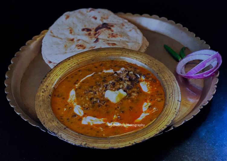 Dal Makhni with Tandoori Roti