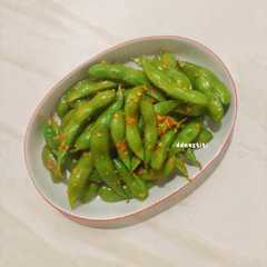 รูปของ Spicy Garlic Edamame