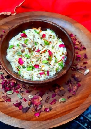 A picture of Gulkand shrikhand.