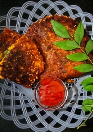 ઇન્સ્ટન્ટ મિક્ષ વેજીટેબલ રવા હાંડવો (Instant Mix Vegetable Rava Handvo Recipe In Gujarati) રેસીપી મુખ્ય ફોટો