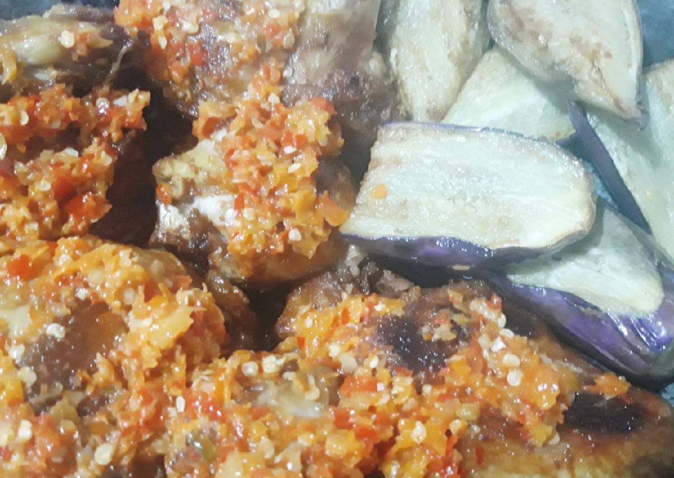 Ayam penyet terong sambal korek