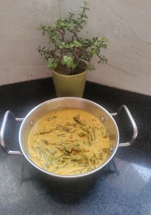 A picture of Drumstick curry in Kerala style.