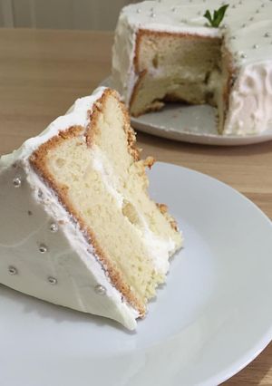 A picture of Honey Chiffon cake.