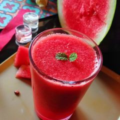 Watermelon Rose cooler A picture of Watermelon Rose cooler.
