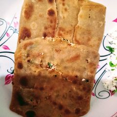 A picture of Pocket paneer paratha.