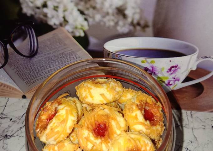 Thumbprint Cookies With Strawberry Jam