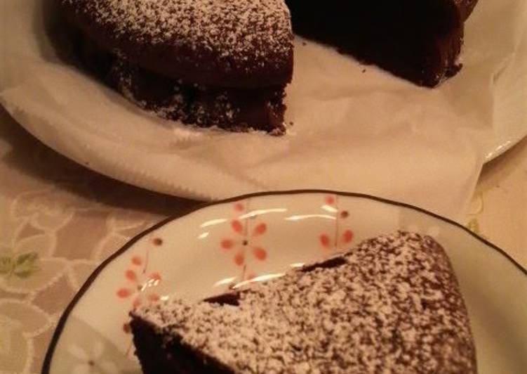No Meringue Necessary Easy Rich Gateau au Chocolat (Chocolate Cake)