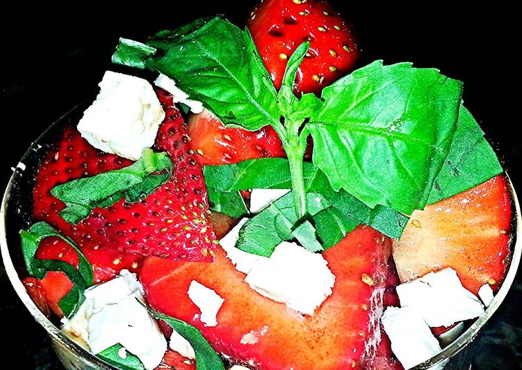 Steps to Prepare Any-night-of-the-week Mike’s Balsamic Strawberry Feta Salad