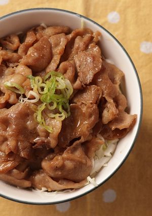 和風豬肉蓋飯 的食譜成品照片