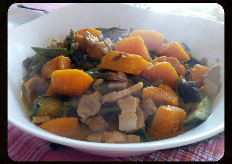 AMIEs GULAY na KALABASA (squash vegetable)