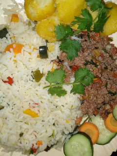 A picture of Minced meat and vegetable rice.