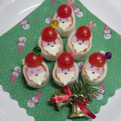 A picture of Santa Claus Sandwich Rolls.