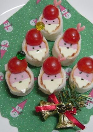 A picture of Santa Claus Sandwich Rolls.