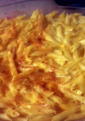 A picture of Macaroni and CHEESE!.