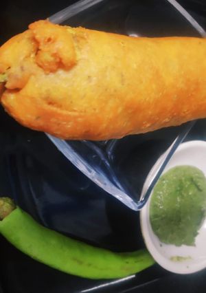 जंबो मिर्ची वड़ा (Jumbo mirchi vada recipe in Hindi) रेसिपी मुख्य फोटो