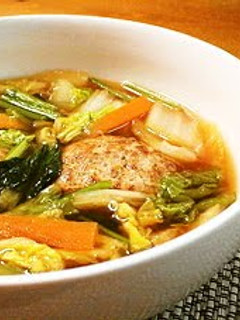 A picture of Chinese Cabbage and Meatball Soup.
