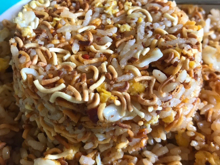 Resep Mie Nasi Goreng Pop Mie Chruchy yang Lezat Sekali