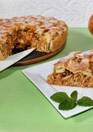 Almás pite gazdag töltelékkel recept fotója