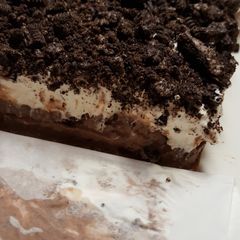 A picture of Frozen Oreo Pudding Cheesecake.