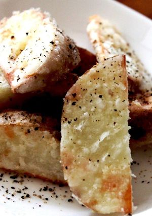 A picture of Potatoes Crisped with Olive Oil.