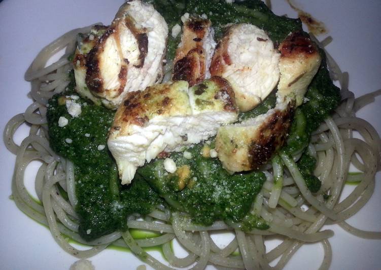 Recipe of Super Quick Homemade Spaghetti al Pesto with Chicken