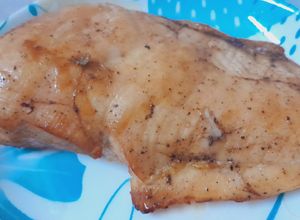 Hình của món Ức gà nướng nồi chiên không dầu.