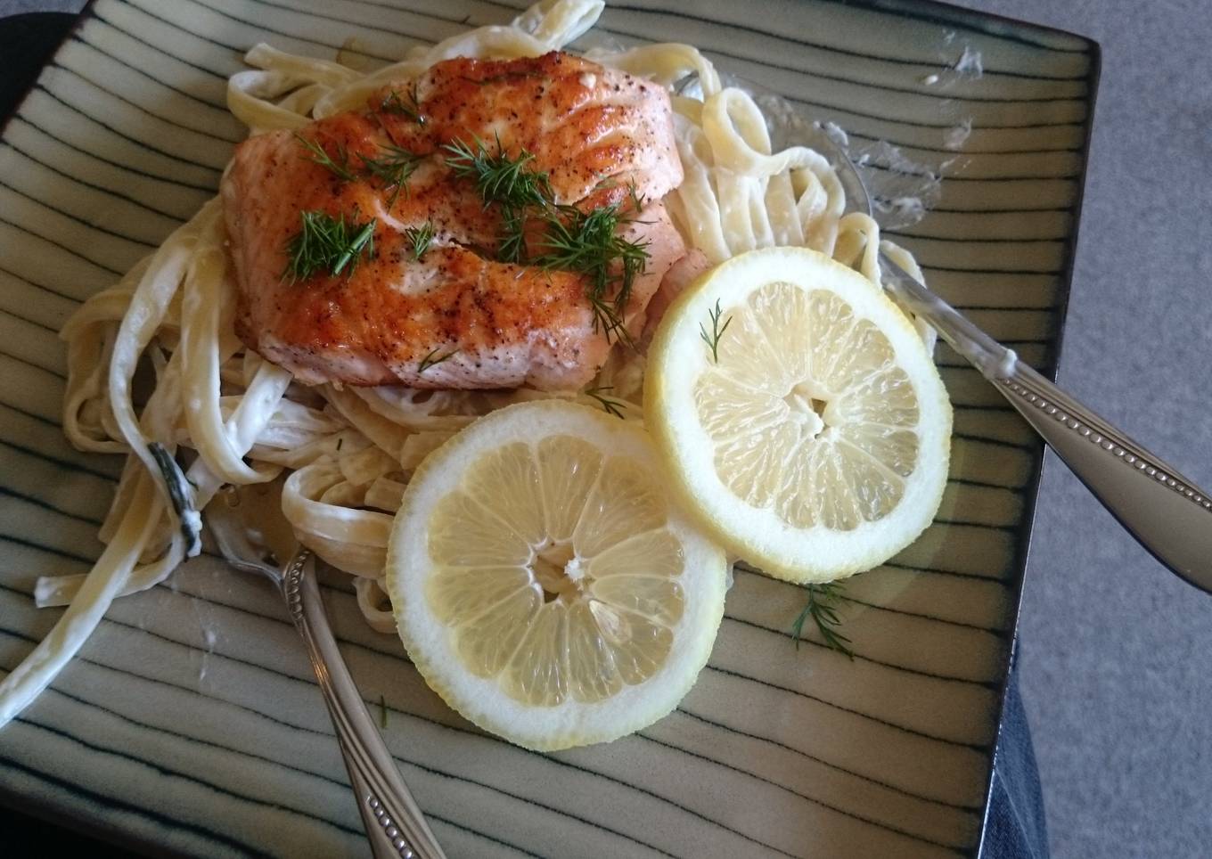 Seared Salmon and Lemon Linguine