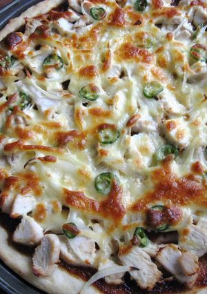 A picture of Hoisin Sauce & Chicken Pizza.