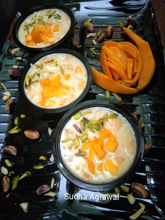 मैंगो रबड़ी (Mango rabdi recipe in Hindi) रेसिपी मुख्य फोटो
